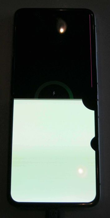 Samsung Galaxy Z Flip 4, ecran spart