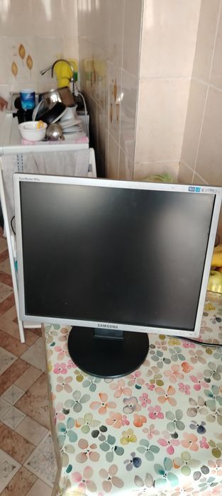 монитор Samsung SyncMaster 943N