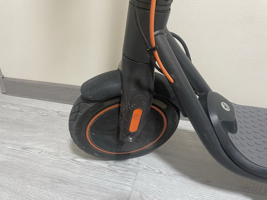 Самокат Ninebot Kickscooter F40
