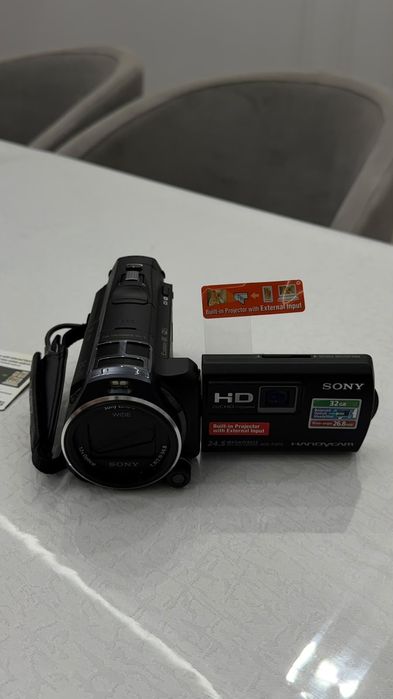 Sony Handycam HDR-PJ810 —