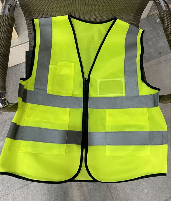 Сигнальный жилет светоотражающий жилетка