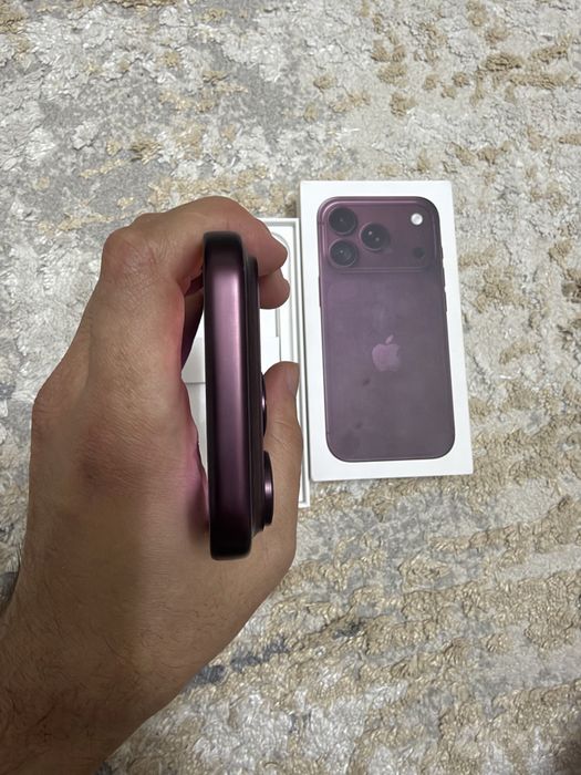 Iphone 18 pro burgundy