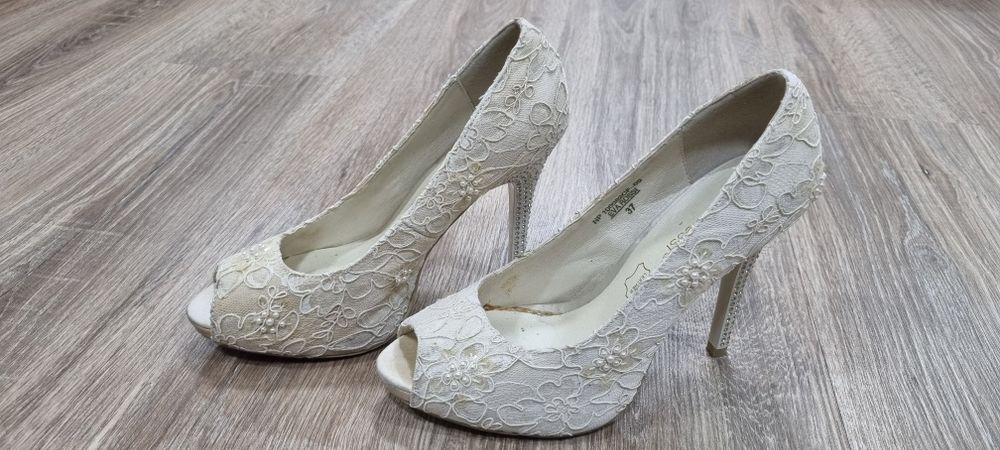 Свадебные туфли.