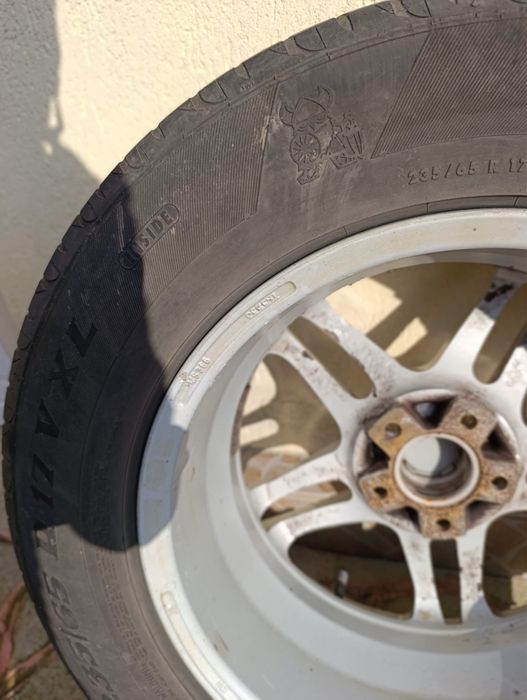Jante aliaj R17  – 235/65 R17 (cauciucuri vară uzate)