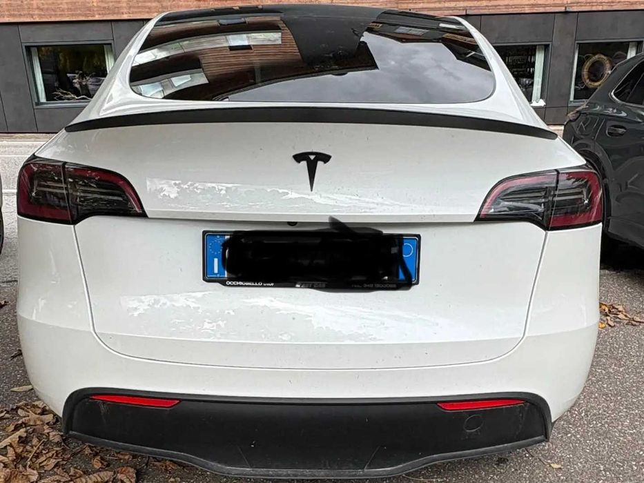Dezmembrez Tesla Model Y 2022