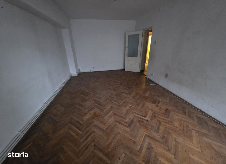 Apartament  3 camere Dacia , 80 metri, etaj 1 Cod:161663