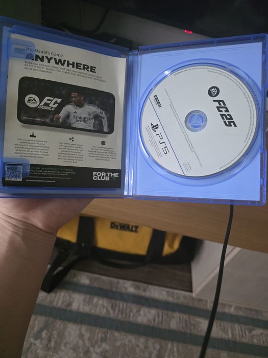 Продам FC 25 на PS5