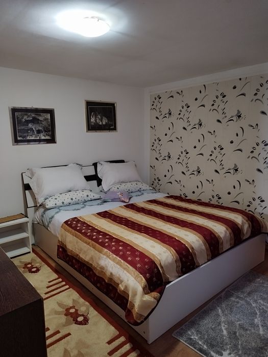 Închiriez garsonieră zona Bucium