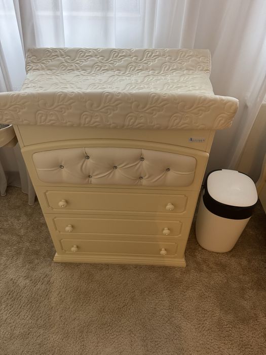 Set  luxury comoda si Patut Anne Bebe Ivory