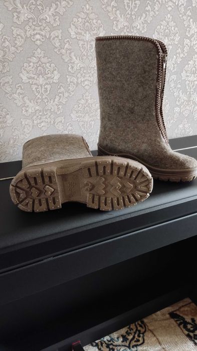 Новые валенки продаются