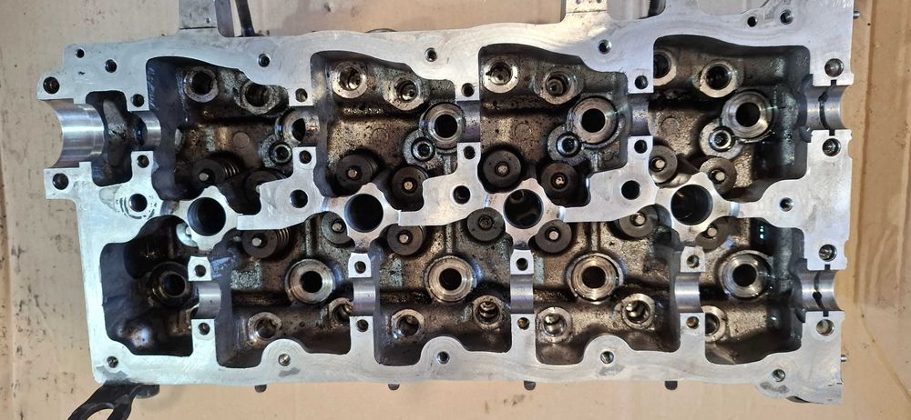 Цилиндрова глава за киа / хюндай 1.6 128, с код на мотор D4FB