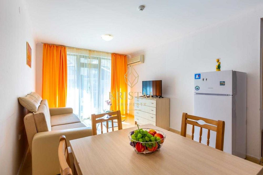 Продава се Двустаен апартамент в Свети Влас - 54 кв.м за 1945 €/кв.м - Снимка #1