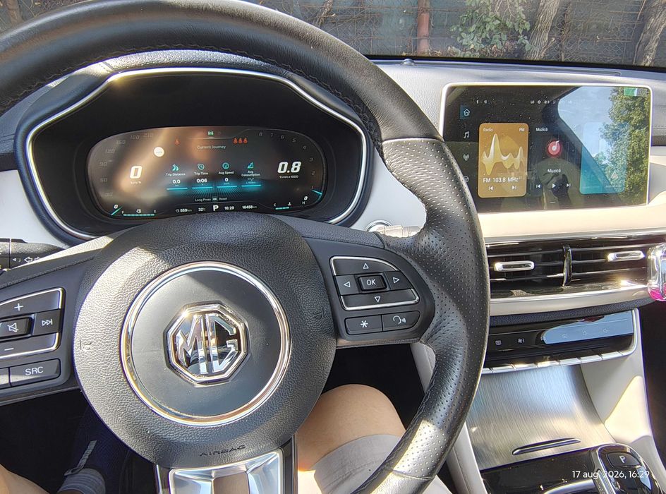 MG HS 1.5 T-GDi 7DCT Exclusive, fabricație 02.2024, 16.458 km, dotări maxime, accesorii bonus