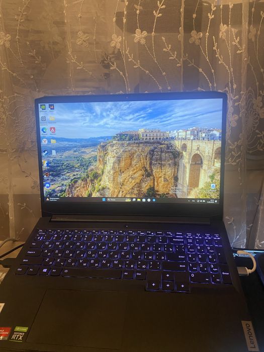Игровой ноутбук Lenovo
