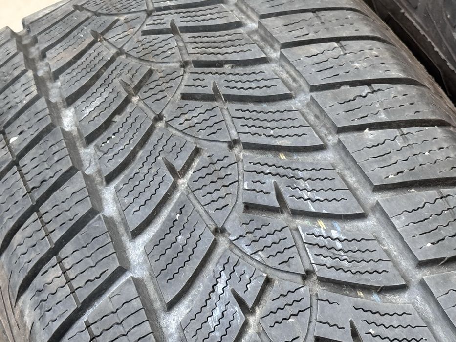 225/60/R17 Goodiyear UltraGrip 4x4 4бр зимни dot1318 6-7мм