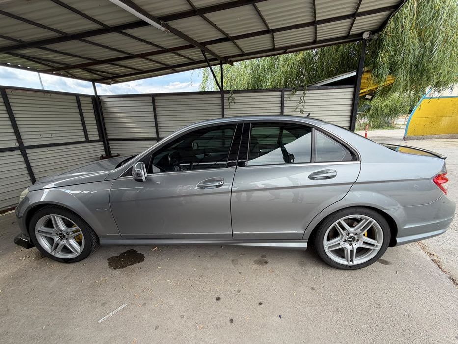 MERCEDES-BENZ C-Class 0 — imagine 4