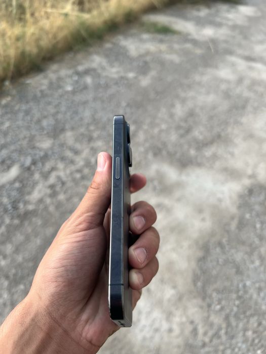 iPhone 15 pro темно синий