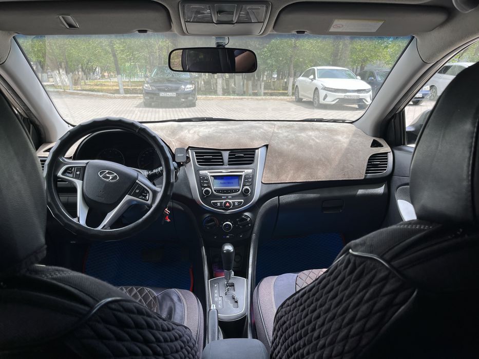 Hyundai accent 2013