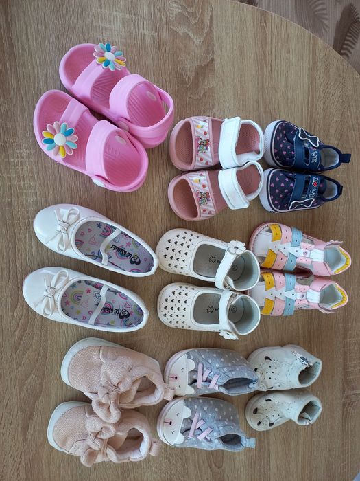 Детски сандали и обувки