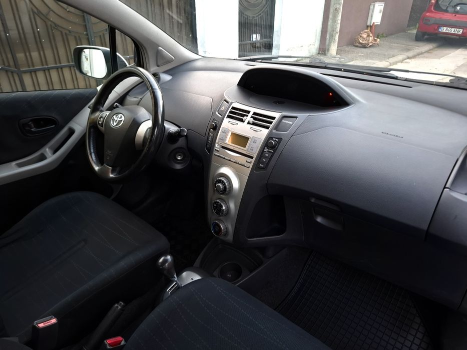 Toyota Yaris AUTOMATA 1.3 Benzina