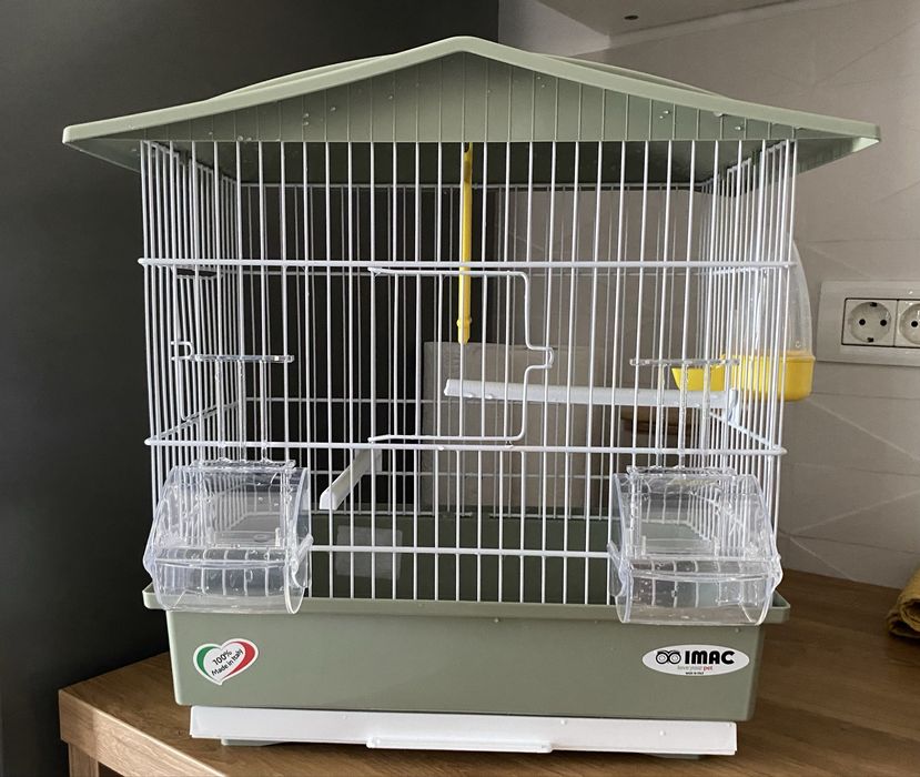 Colivie pentru pasari cu piscina