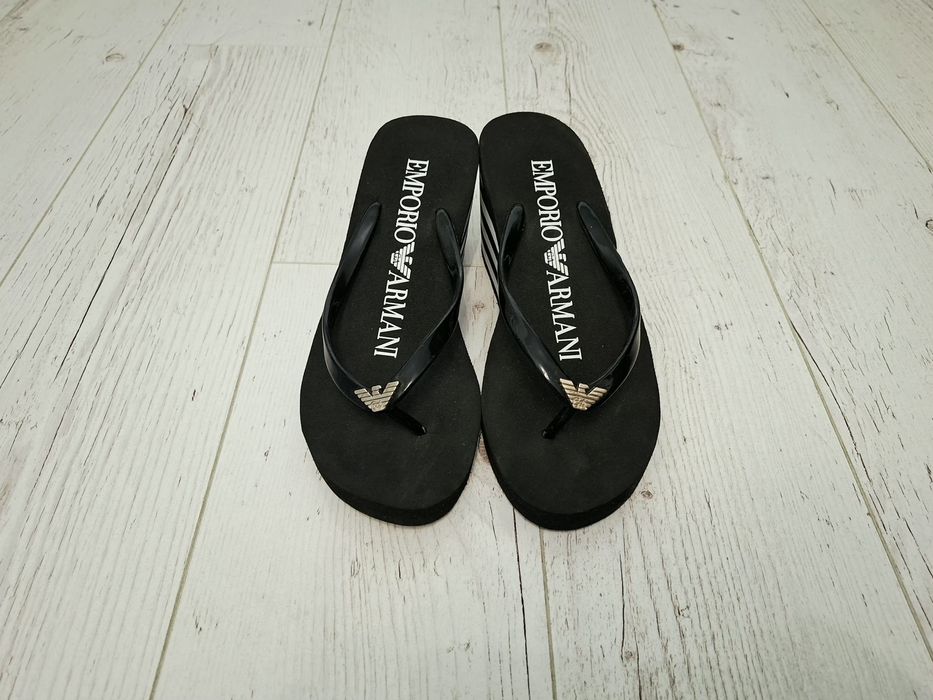 Armani-Ориг. Дамски джапанки Нови!
