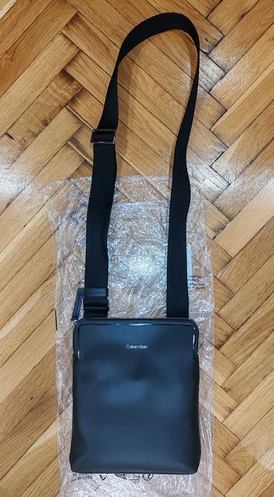 Чанта за през рамо CALVIN KLEIN