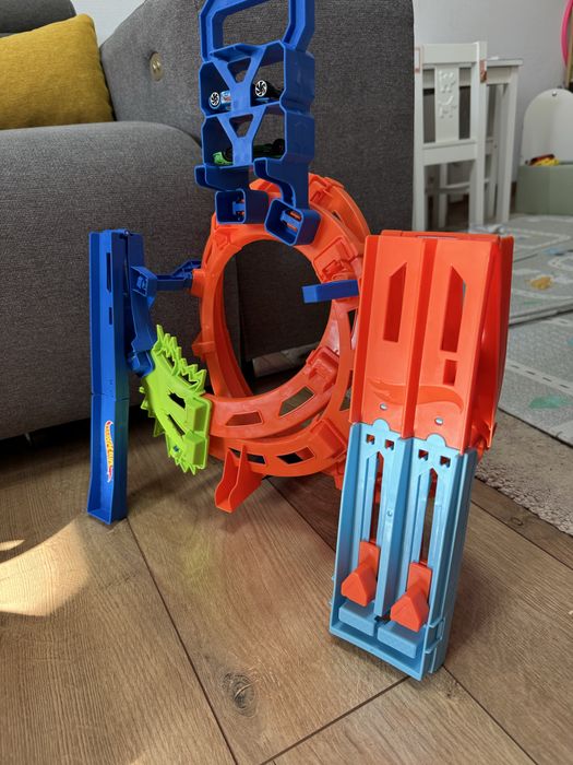Писта на Hot wheels