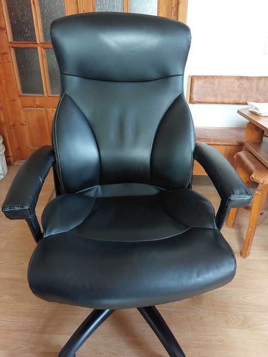 Vand scaun elegant de birou (Jysk)