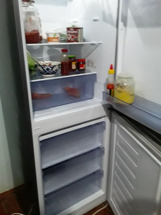 Продаю срочно холодильник