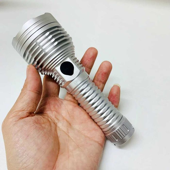 Nightwatch LW55 de 8000 Lumeni - 800m