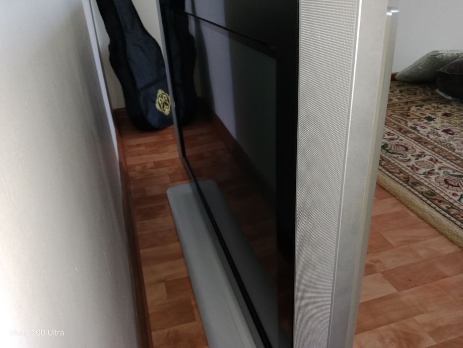 продам телевизор хороший  торг есть