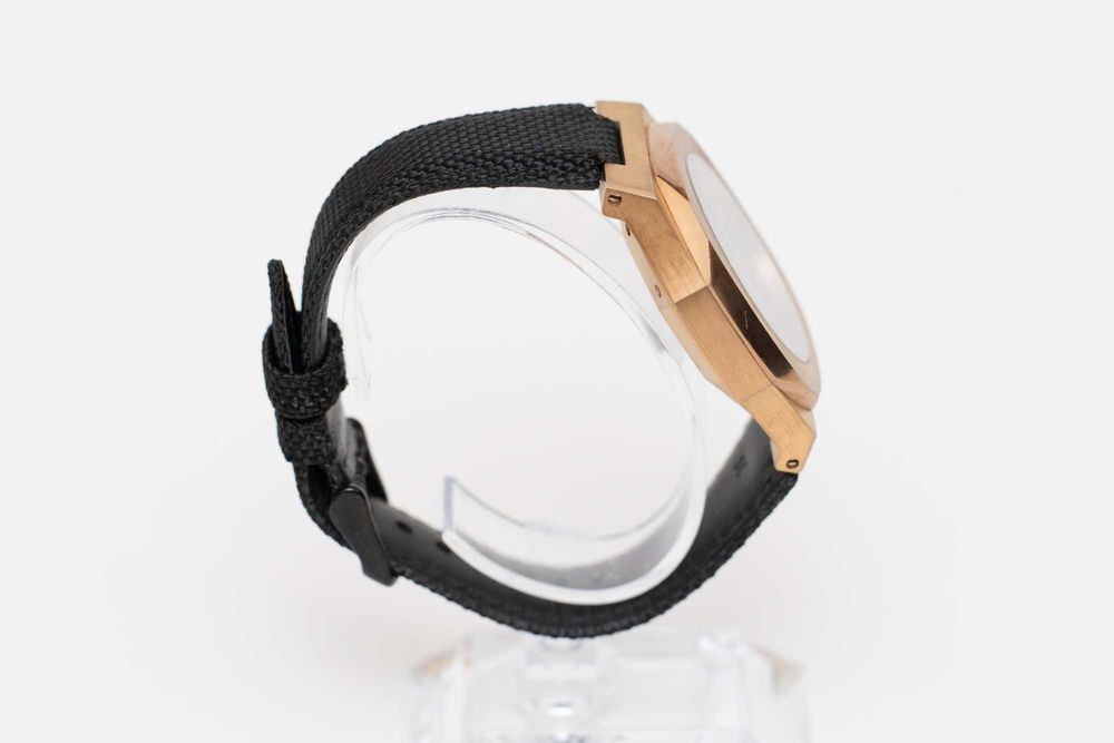 D1 Milano Skeleton Automatic – оригинален, с две каишки