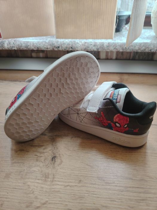 Adidași Adidas  Marvel