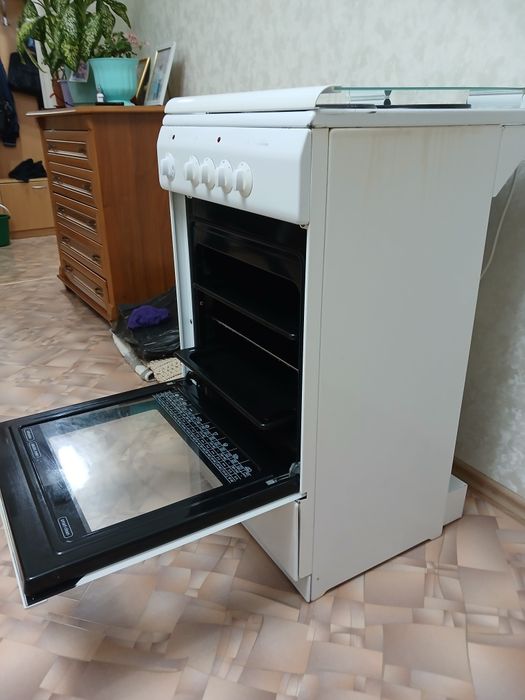 Продаю электро плиту
