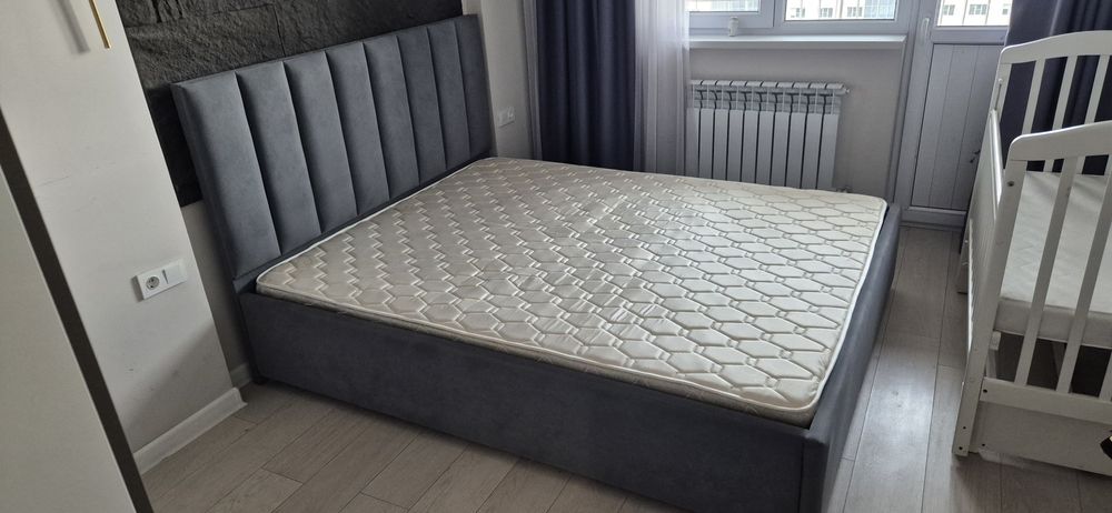 Продаётся срочно, двуспальные кровати размер 160×200 , детская кроватк