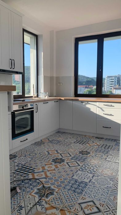 *Apartament cu 3 camere + garaj + 2 balcoane – Florești, zona Vivo*
