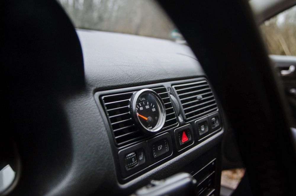 Grila suport ceas boost Golf 4