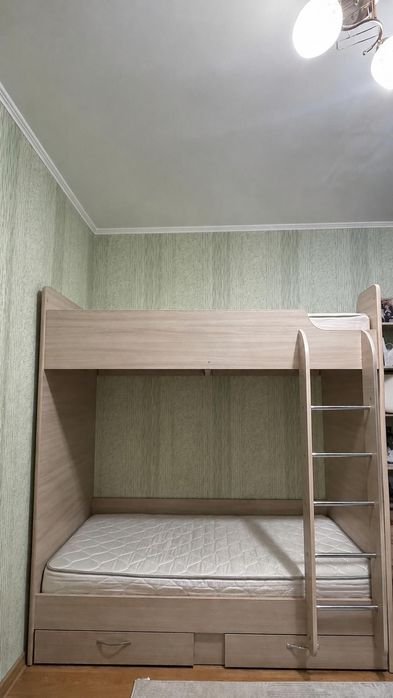 Продам двухярусную кровать