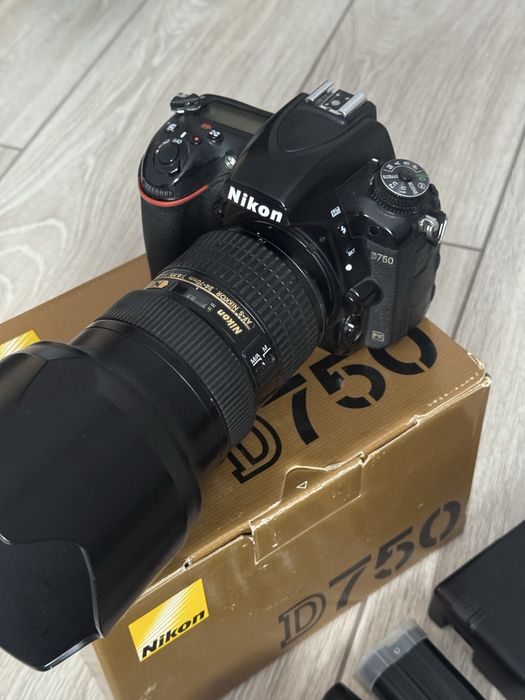 Продам Nikon 750D