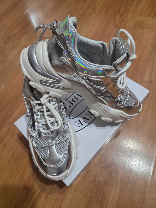 Сникърси Steve Madden