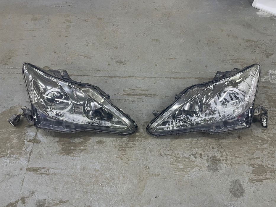 Фары передние Lexus is250