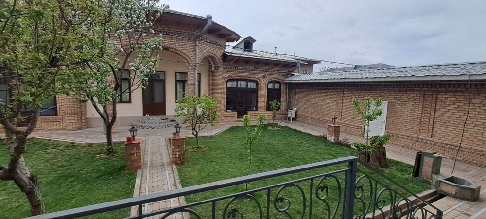 Иззада катта учаска сотилади