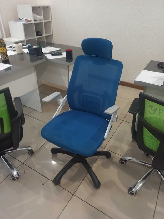 Продам офисное Кресло