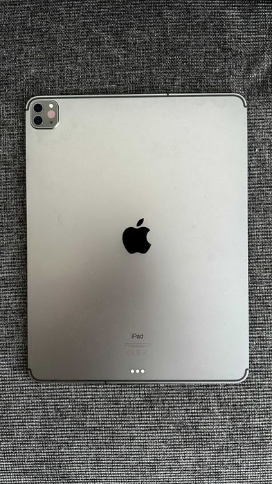 iPad Pro 12.9" (2020) с мобилен интернет + Apple Pencil 2 и кейс