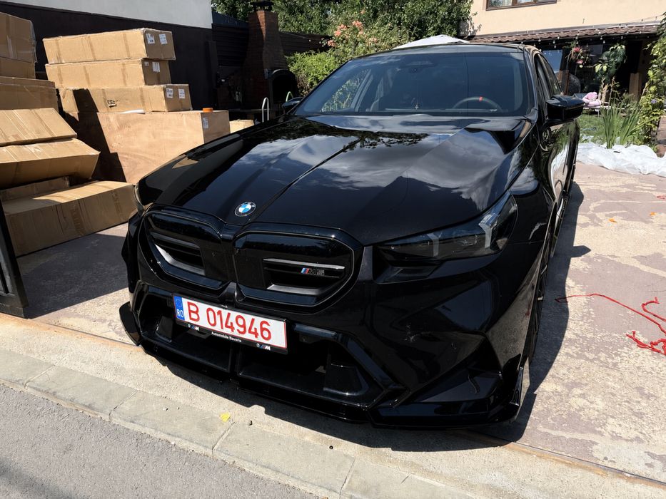 Prelungire fusta buza Bara Fata Prelungiri Praguri Difuzor Coltare Bara Spate BMW F90 M5
