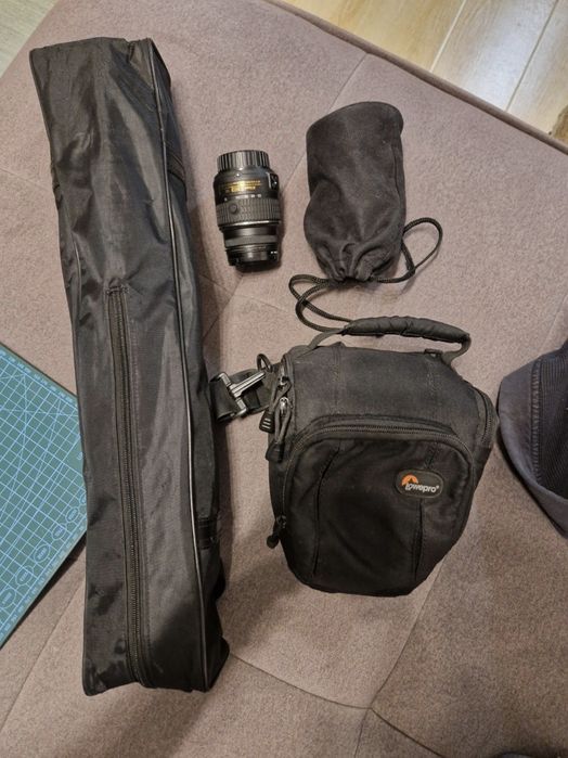 Nikon DSLR D3100 cu trepied