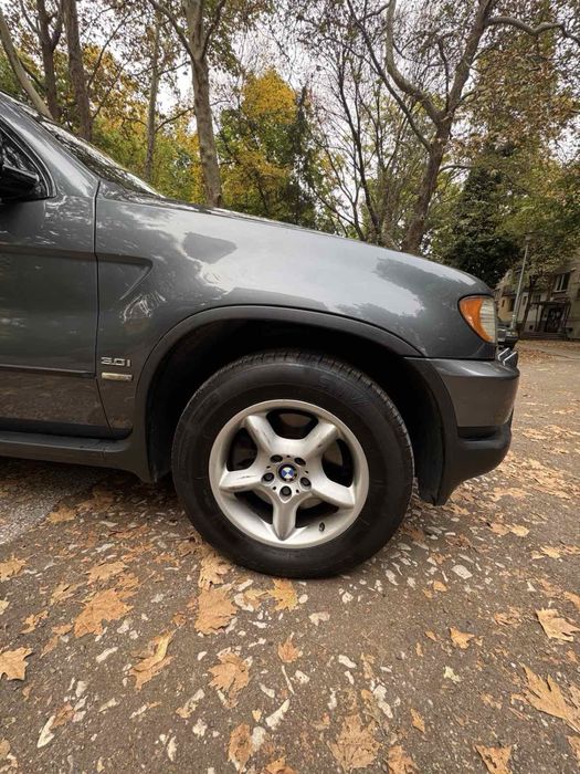 Продавам BMW X5 цвят графит