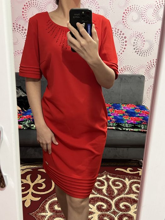 Продам платья, фото есть