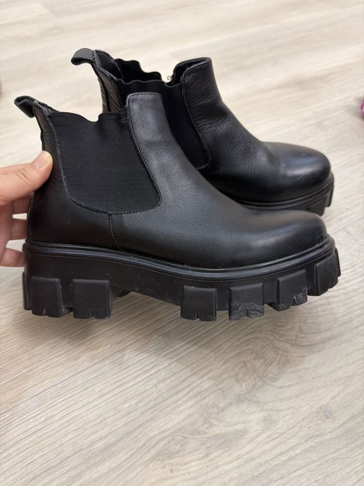 Женские ботинки